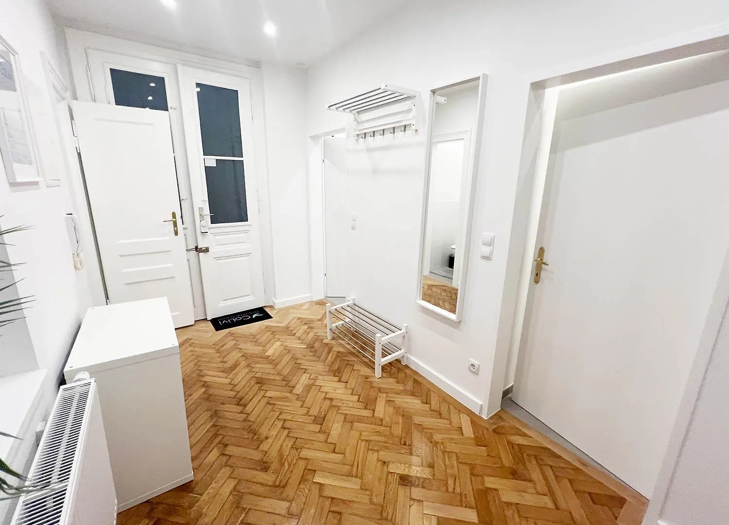 Beautiful Apartment In Hip Area With 3 Bed Rooms Bécs