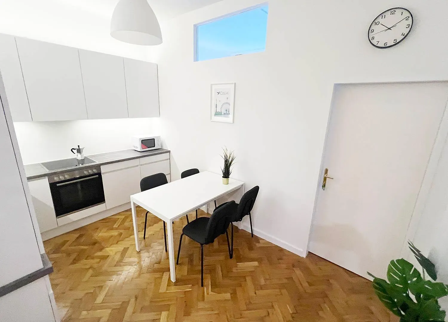 Beautiful Apartment In Hip Area With 3 Bed Rooms Bécs