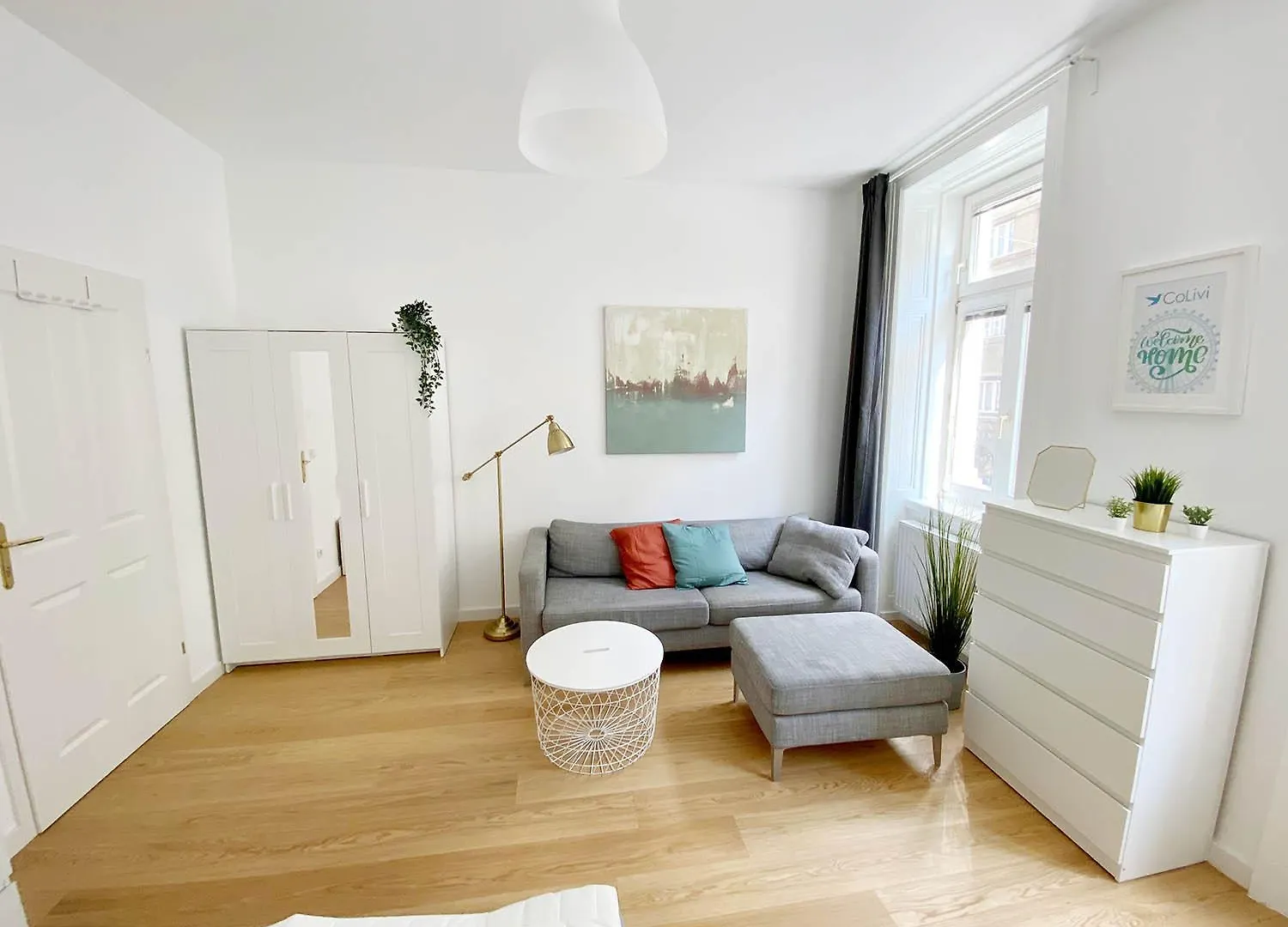 Beautiful Apartment In Hip Area With 3 Bed Rooms Vienna