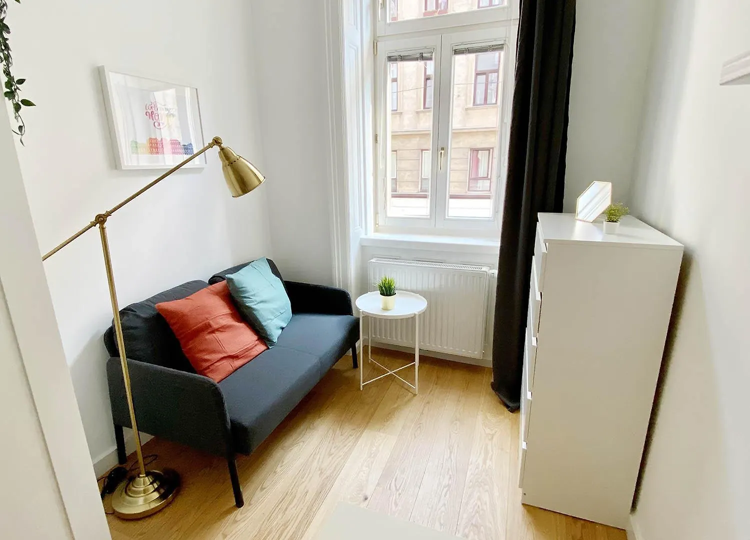 Beautiful Apartment In Hip Area With 3 Bed Rooms Vienna